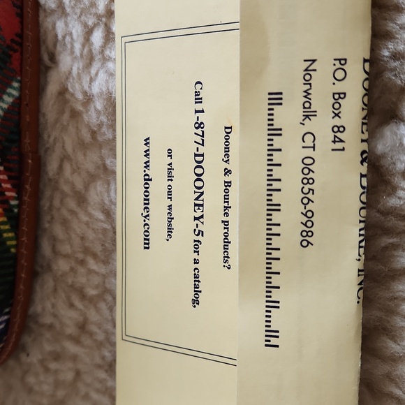 🎉HOST PICK!!🎉 NWT Dooney & Bourke Tartan Plaid Leather Flap Wristlet Wallet ❤️ - Picture 4 of 15